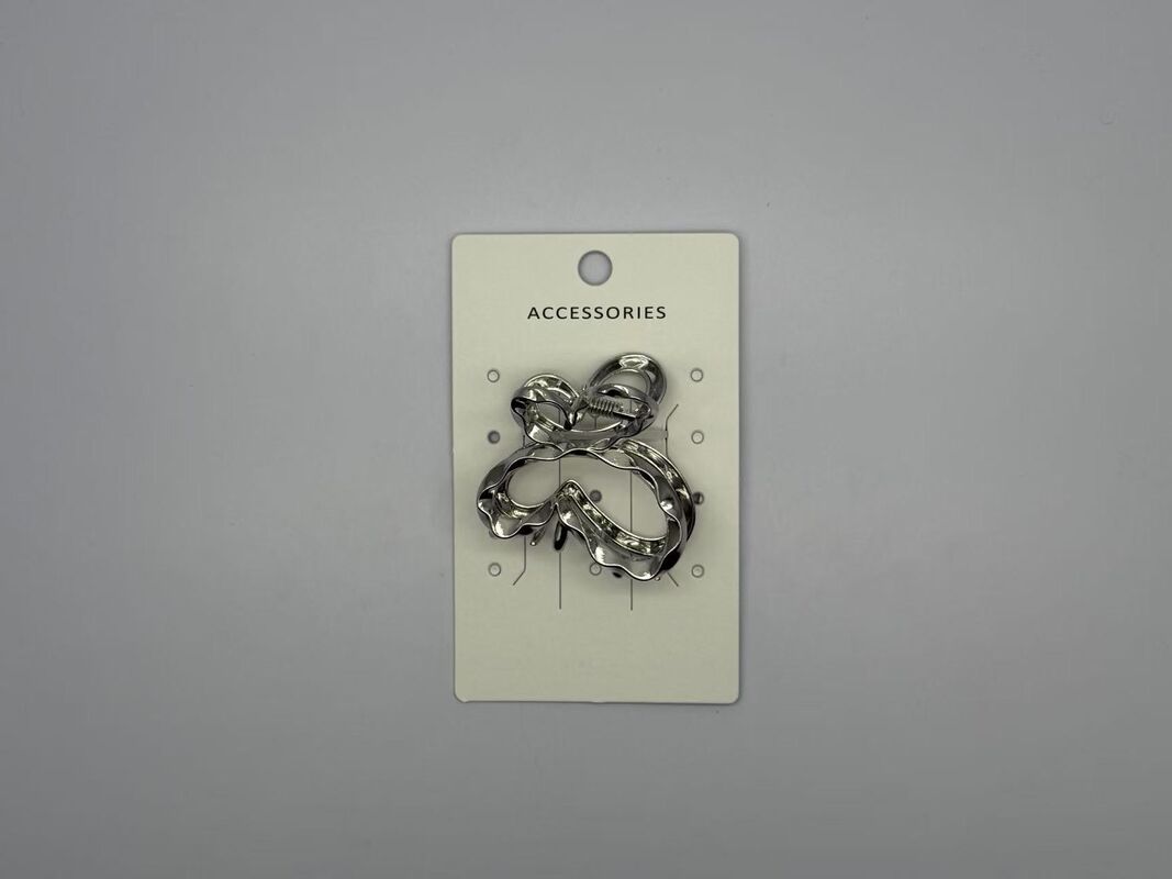 Multiple Usage Silver Hair Claw Clip in Versatile and Lightweight Design for Various Shapes